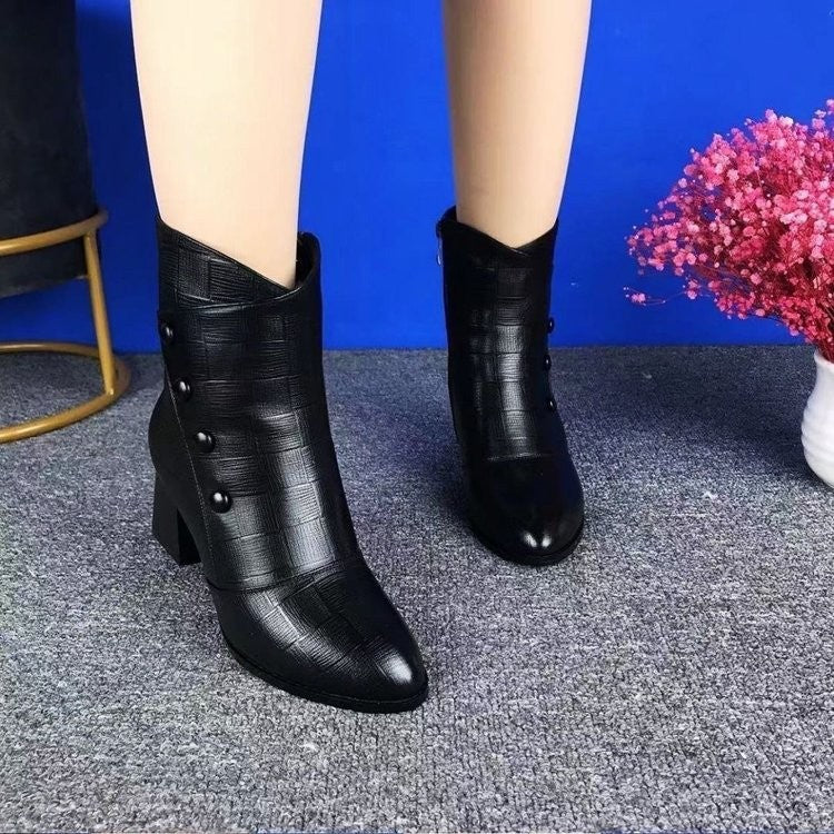 Solvane Boots