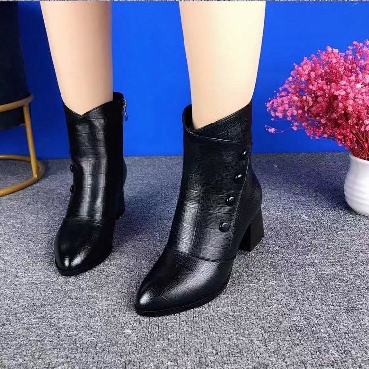 Solvane Boots