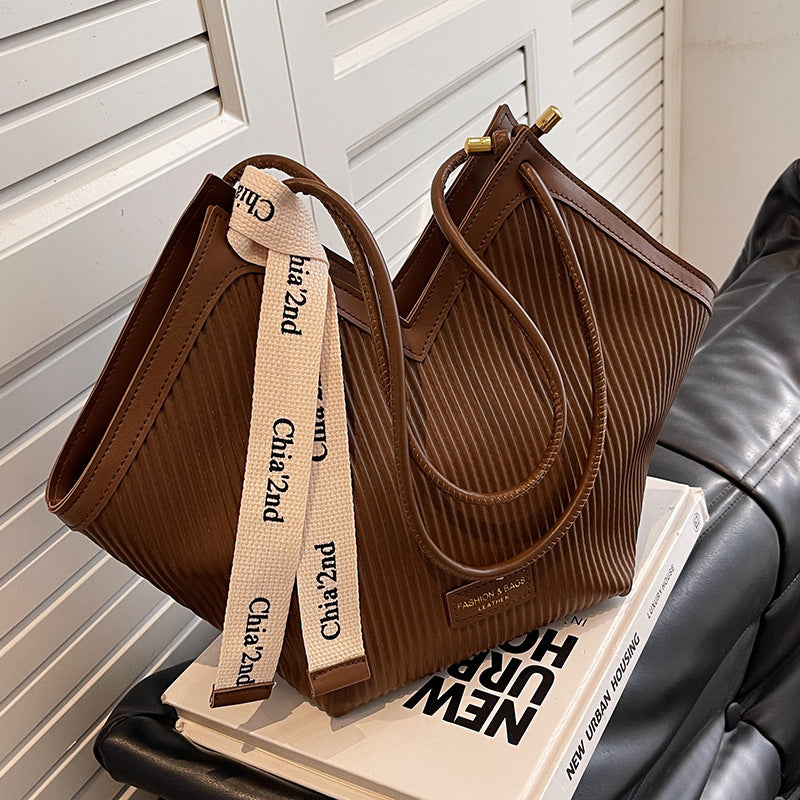 Lunava Shoulder Bag